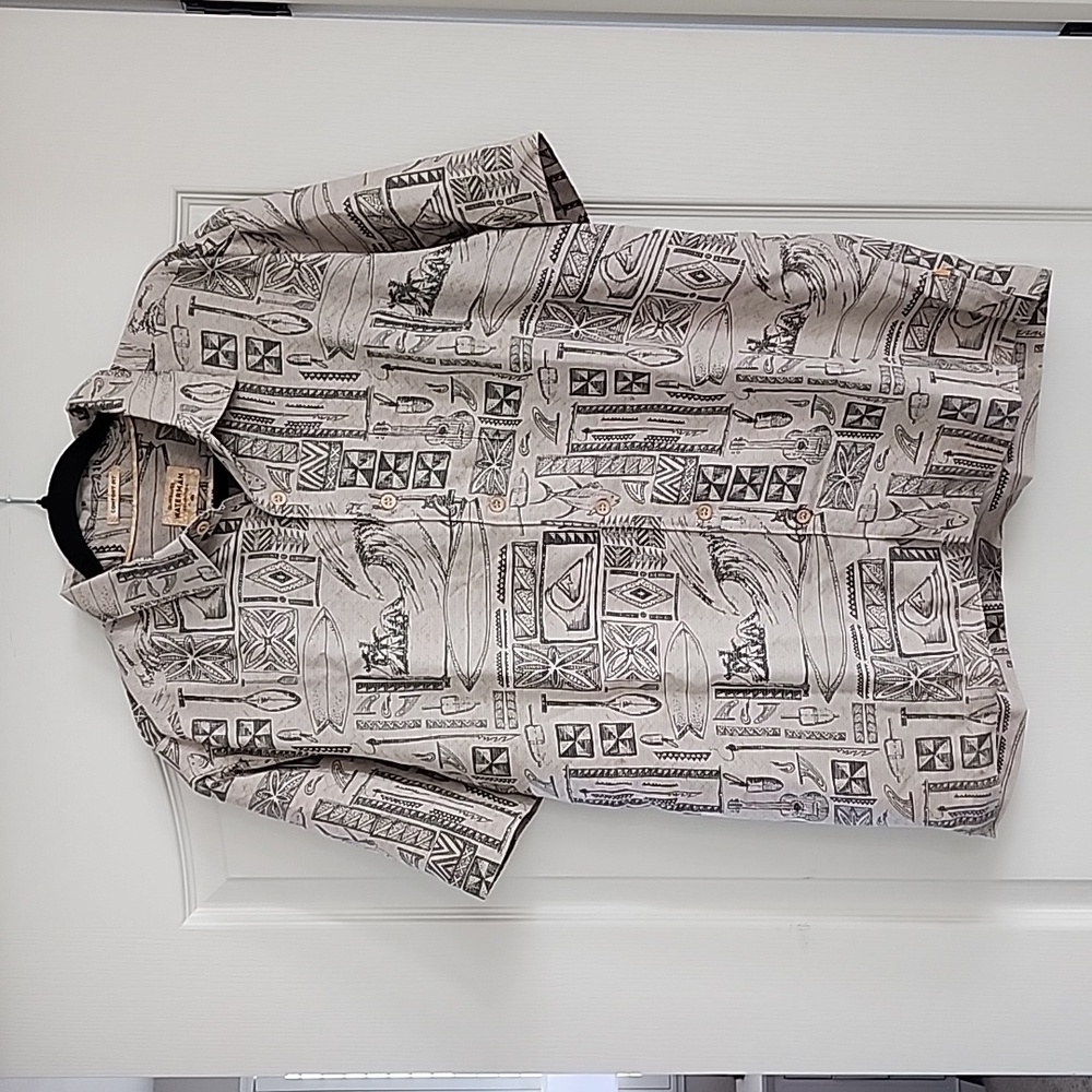 Quicksilver (comfort fit) Mens Medium tan button down.